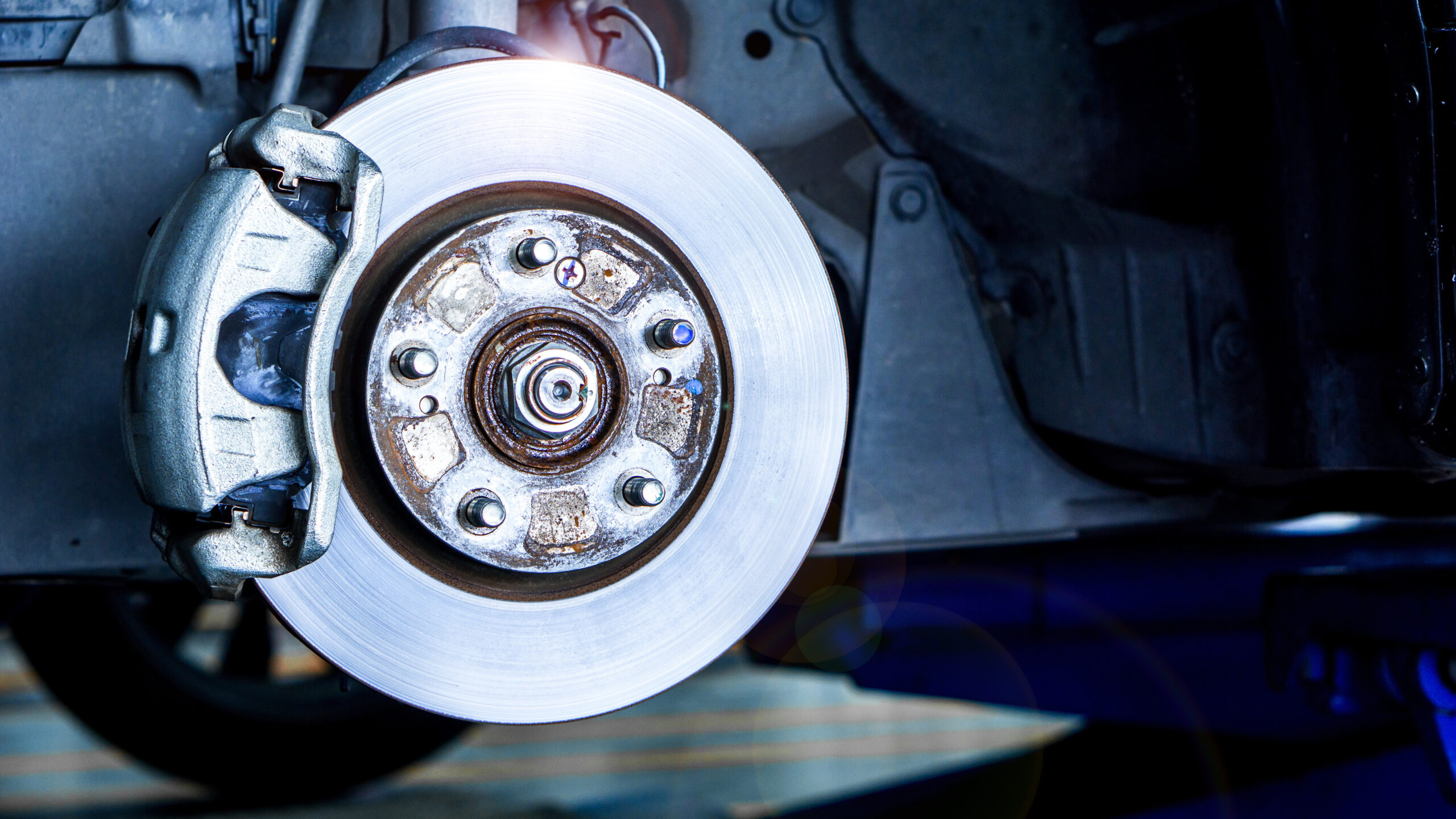 6 warning signs that you need a brake inspection
